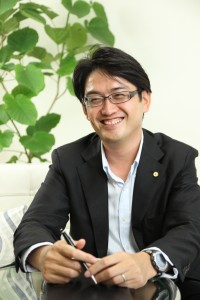 佐藤広一氏