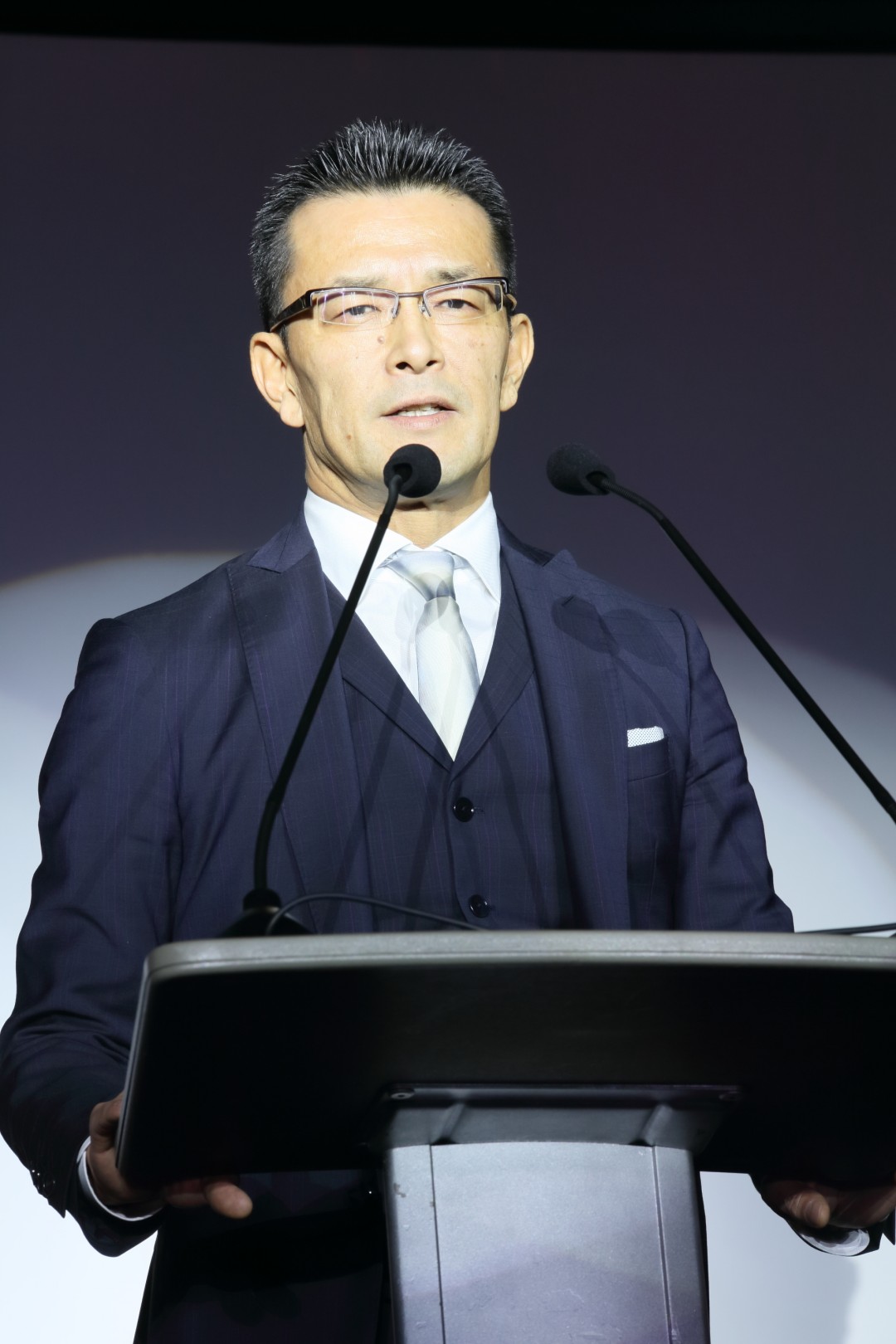 榊原信行氏