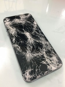 iPhoneガラス割れ