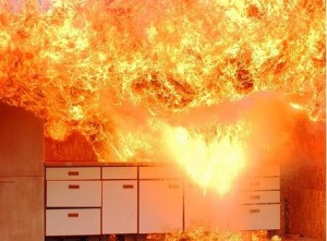 混ぜたらキケン！ 火災や事故が発生しやすい台所