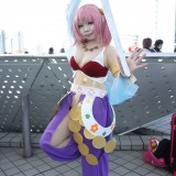 寒空の下、胸元や背中も露わに！「コミケ89」美女コスプレイヤー写真集【2日目】