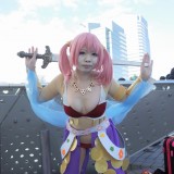 寒空の下、胸元や背中も露わに！「コミケ89」美女コスプレイヤー写真集【2日目】