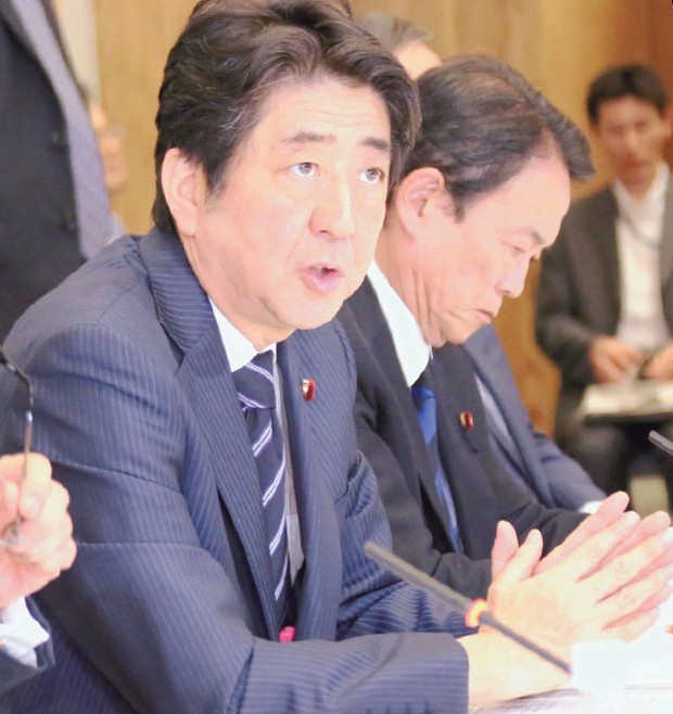 安倍首相と有識者会議