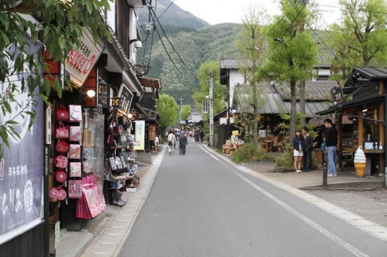 由布院「湯の坪街道」