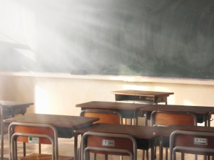 「公立小学校」荒れた地域には、力量のある教員が配属される!?