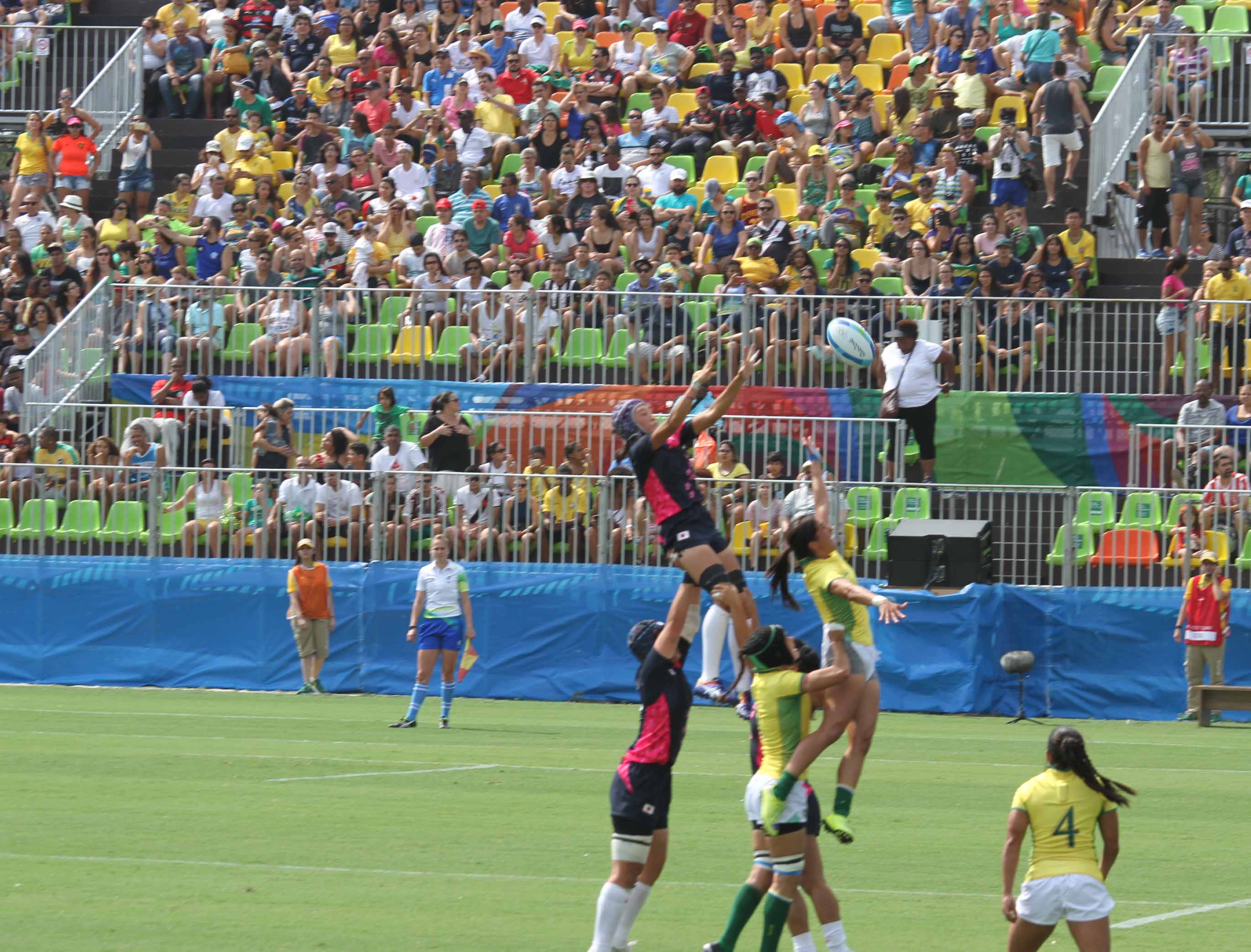 女子7人制ラグビーはブラジルで大人気!? サクラセブンズの応援に行ってきた