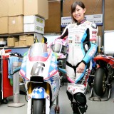 美しすぎる女性ライダー岡崎静夏 時速200kmオーバーの世界で“男と競い合う楽しさ”