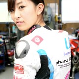 美しすぎる女性ライダー岡崎静夏 時速200kmオーバーの世界で“男と競い合う楽しさ”