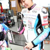 美しすぎる女性ライダー岡崎静夏 時速200kmオーバーの世界で“男と競い合う楽しさ”