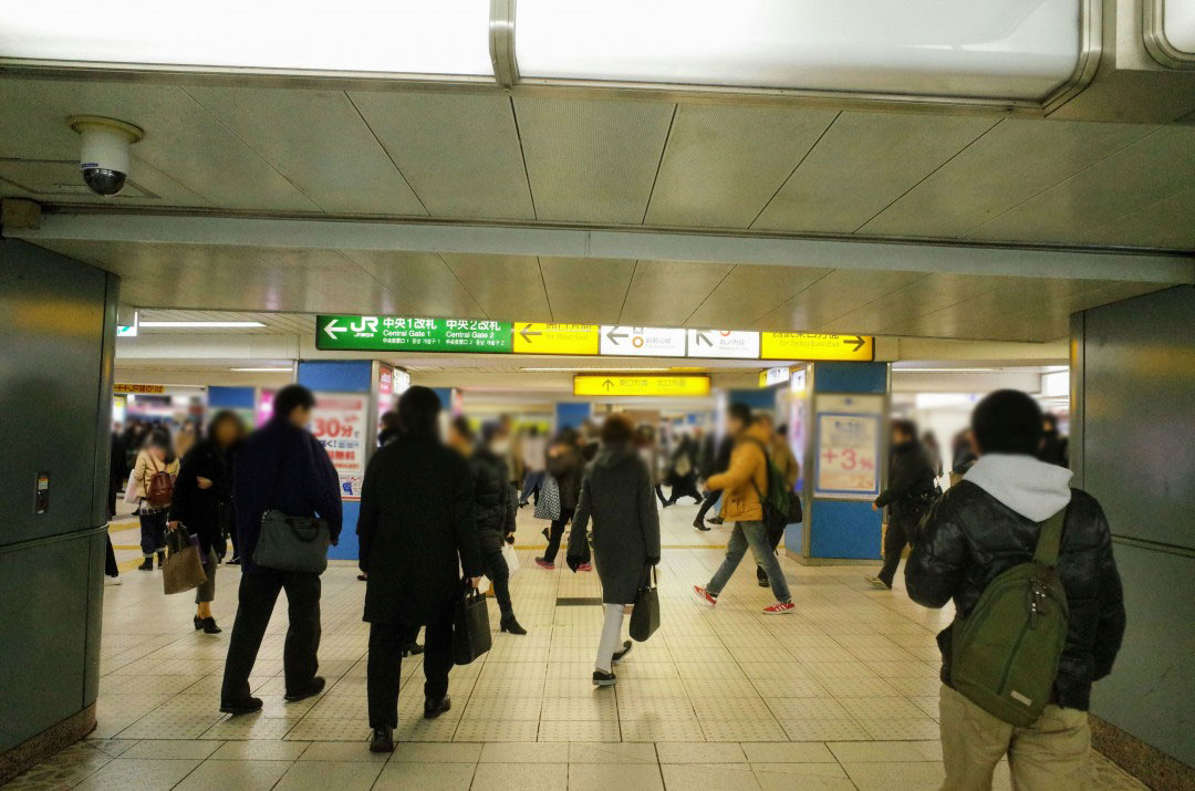 ベビーカーを運ぶのにも一苦労。都内のバリアフルな駅を実地調査