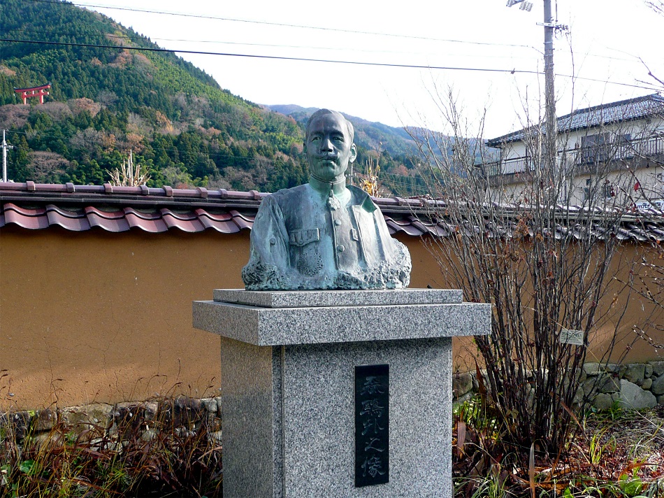 津和野 森鷗外像(縮小)