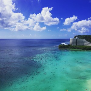 グアムの空と海