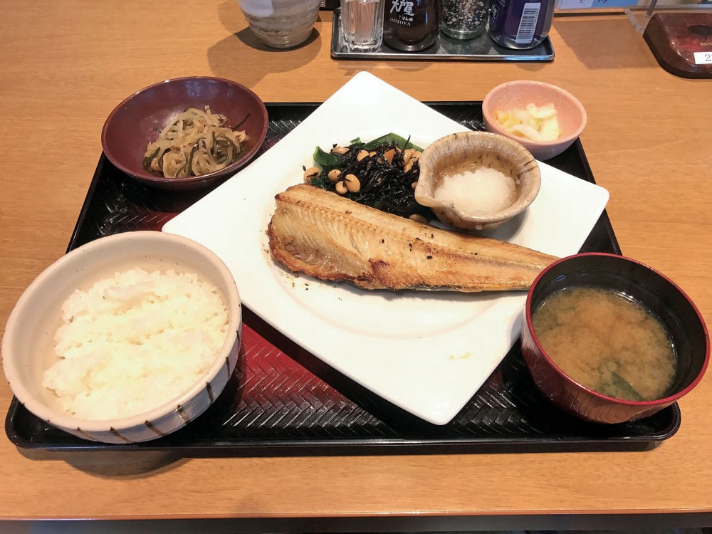 しまほっけの炭火焼き定食（大戸屋）