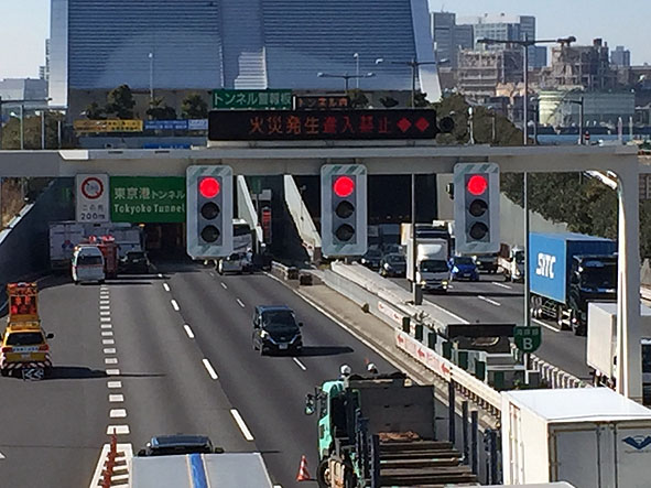 東京港トンネル西行き