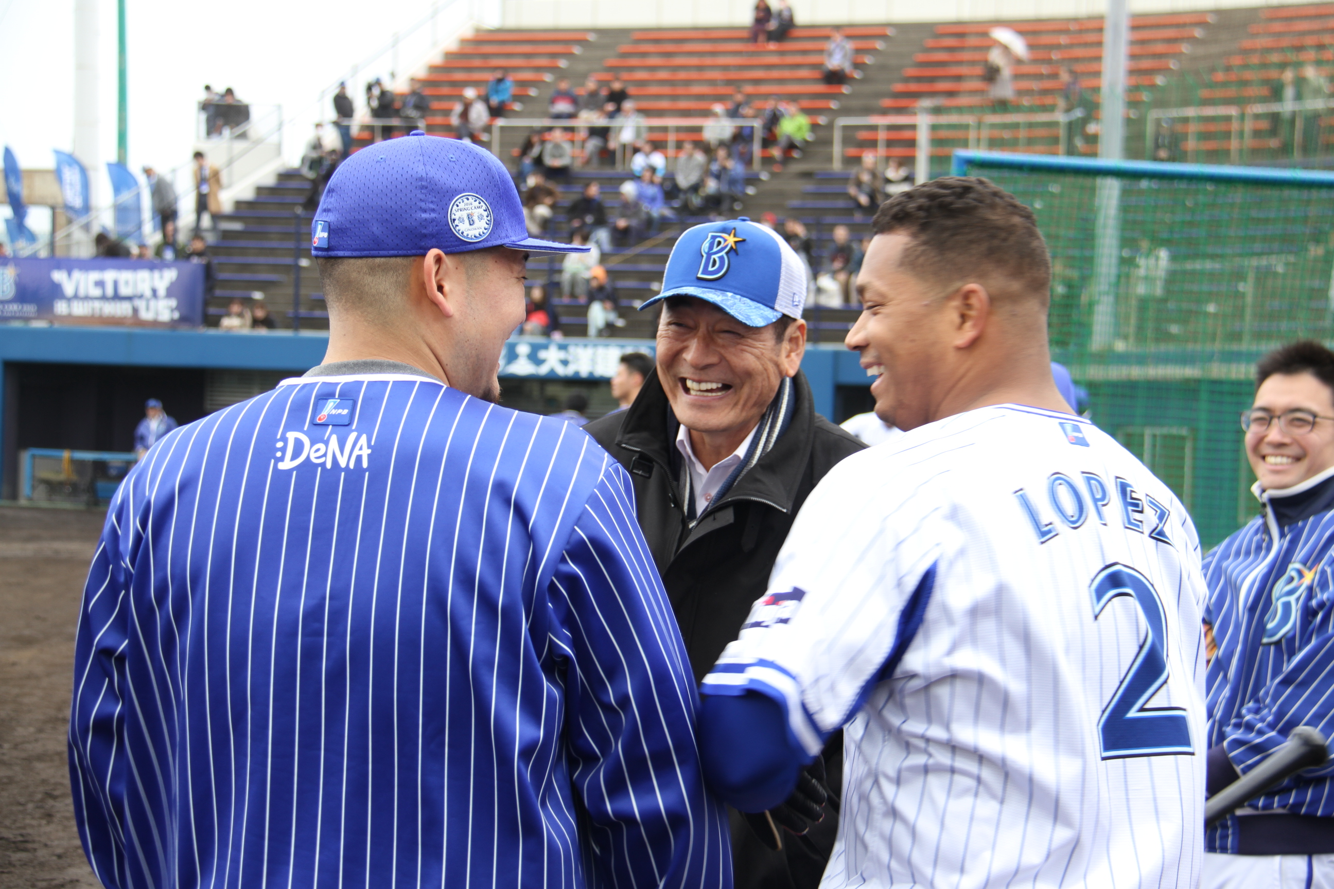 筒香に超嫉妬!? 前監督・中畑清氏がベイキャンプを爆笑の渦に――2018プロ野球キャンプレポート