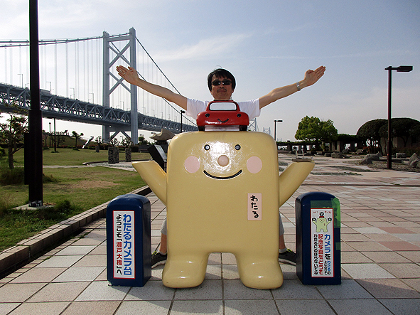 開通から30年の瀬戸大橋。値下げで交通量が4.5倍になった夢の懸け橋の影を与島PAに見た