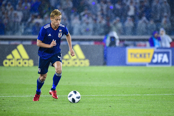 本田圭佑は中村俊輔になれるのか？ サッカー日本代表の浮沈を左右する本田の立ち振舞い