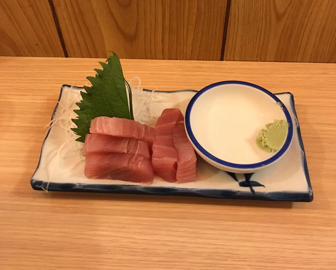 マグロ刺し　200円