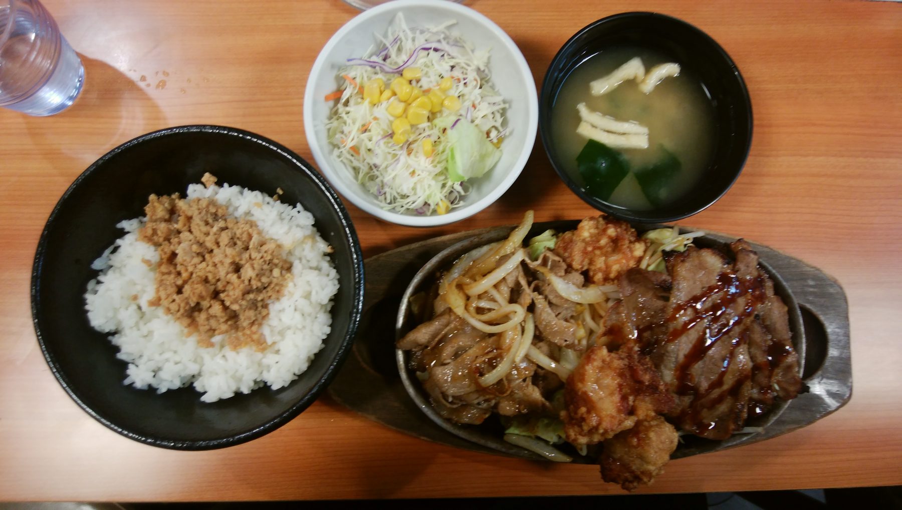 チカラ定食（牛・豚）1200円