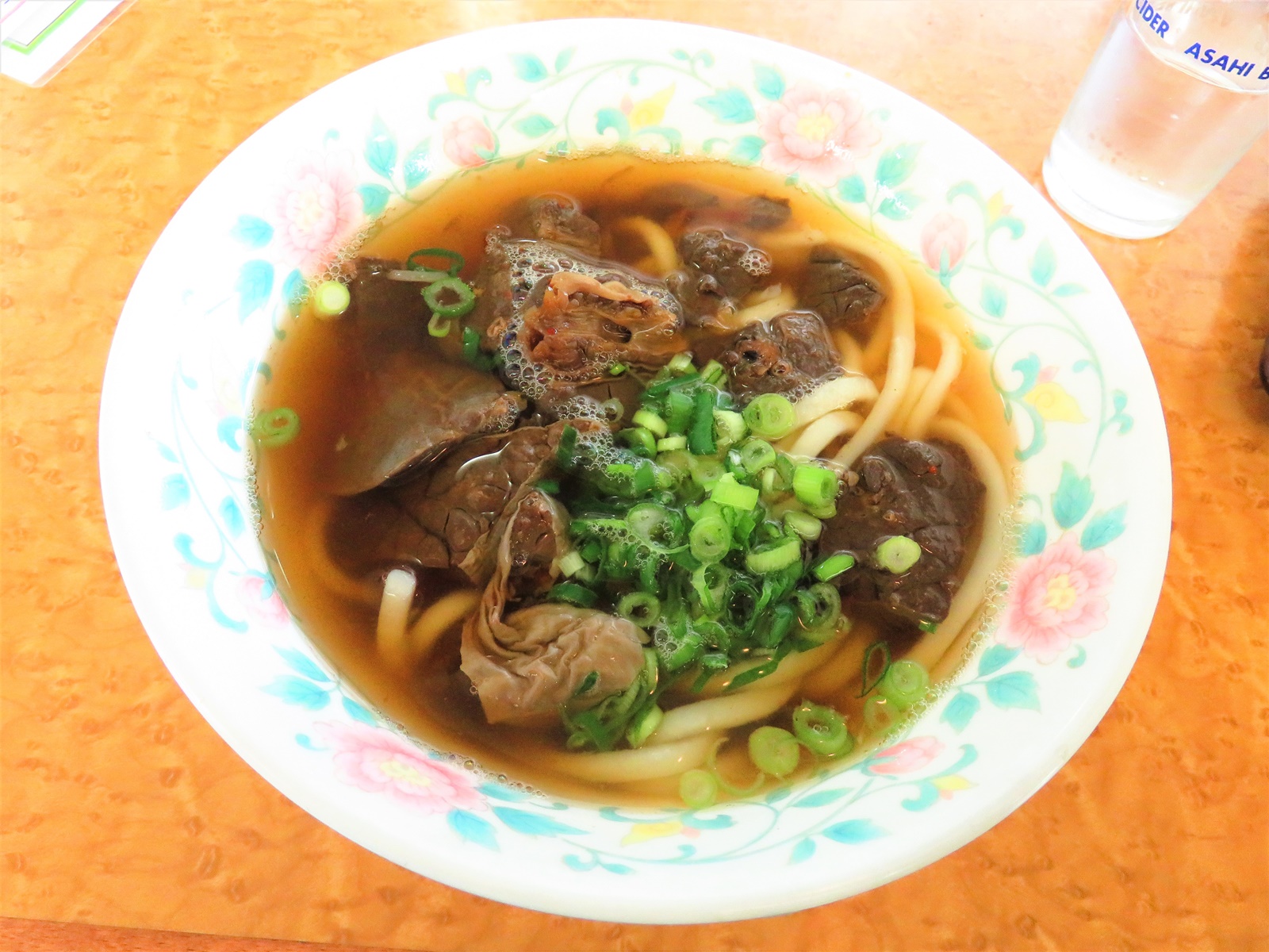 びわこ名物のホルモンうどん。もちろんビールによく合います！