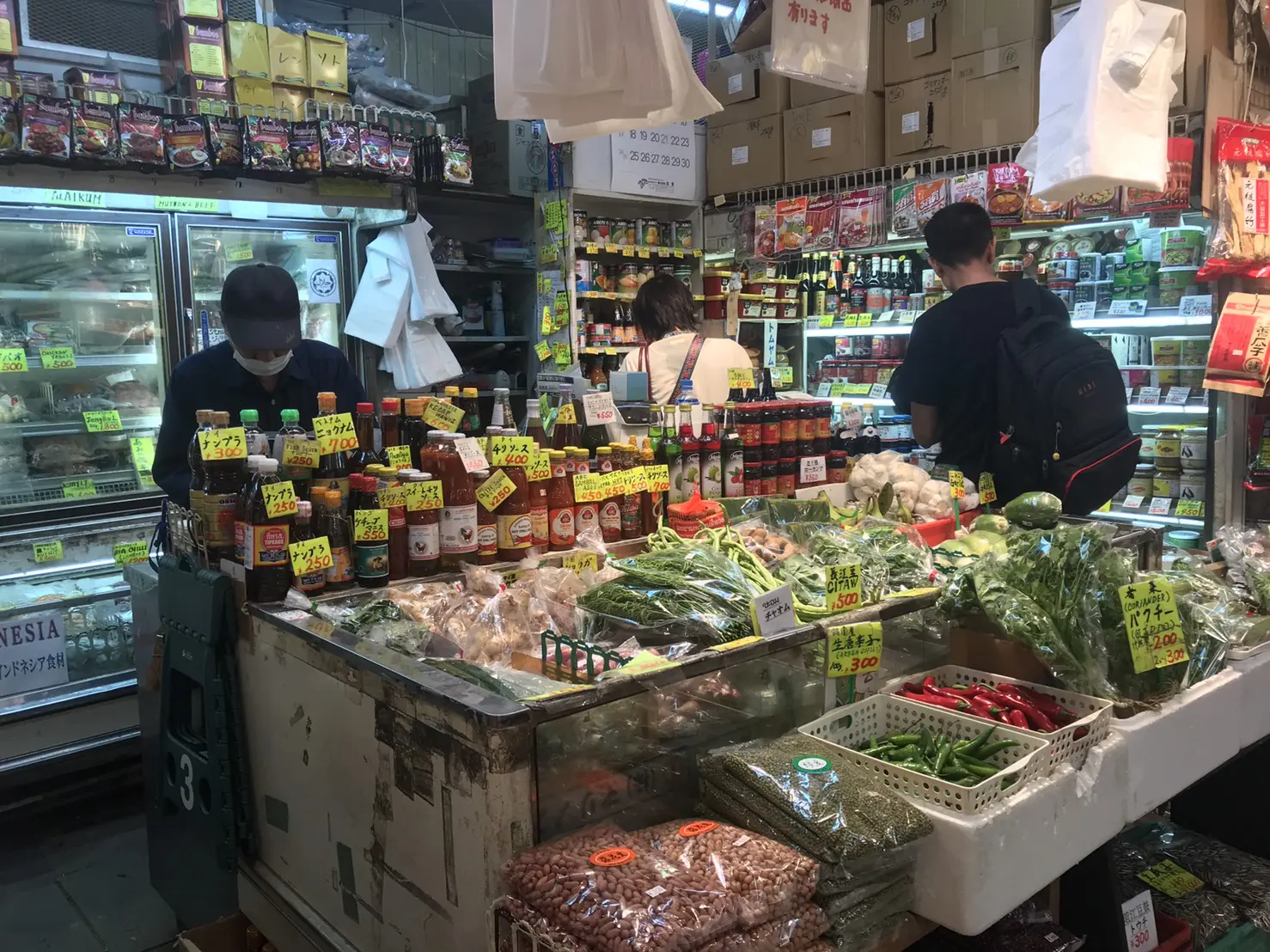 アメ横で売っている海外産の怪しい珍食材。実際に食べて[買って後悔＆おすすめ食材]を検証してみた！