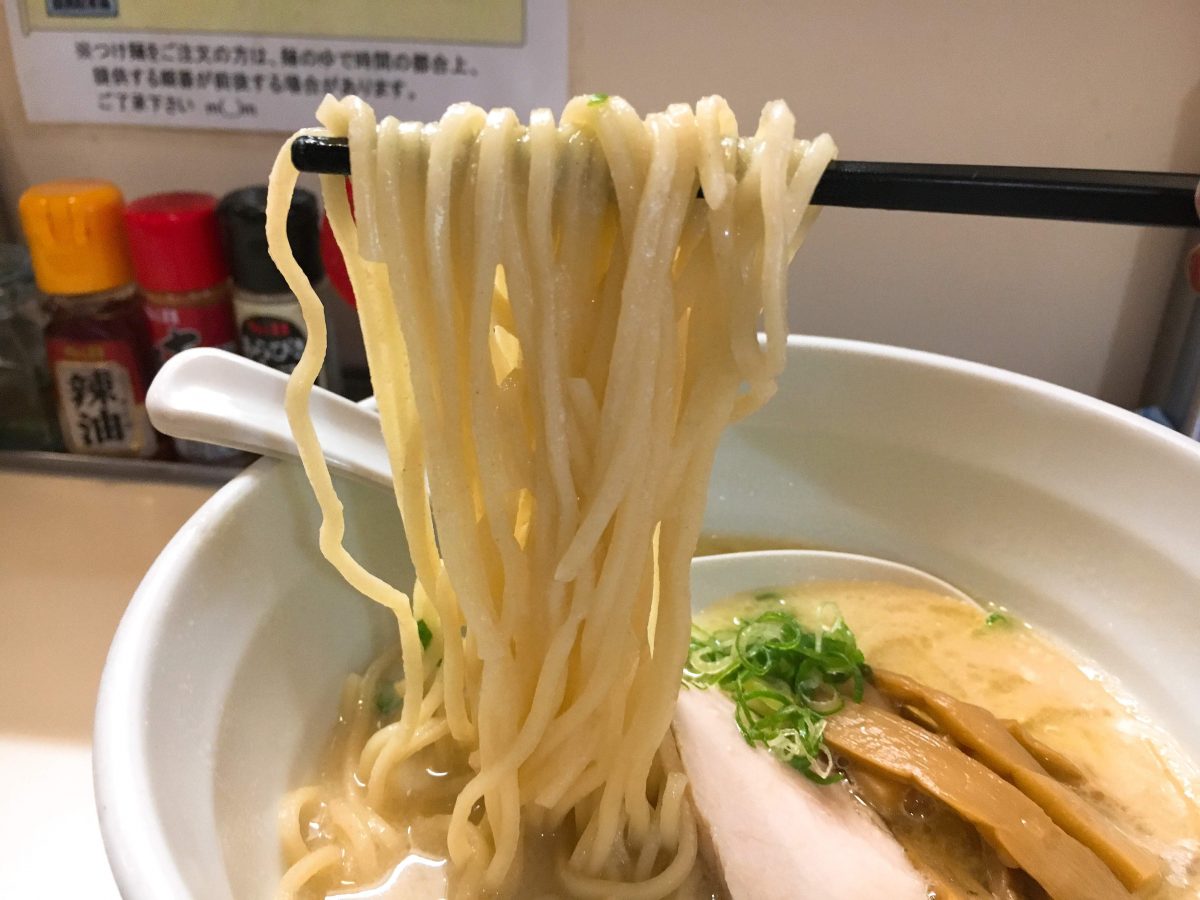 白湯ラーメン麺