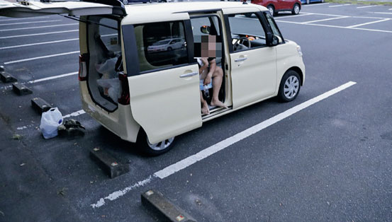 車中泊難民