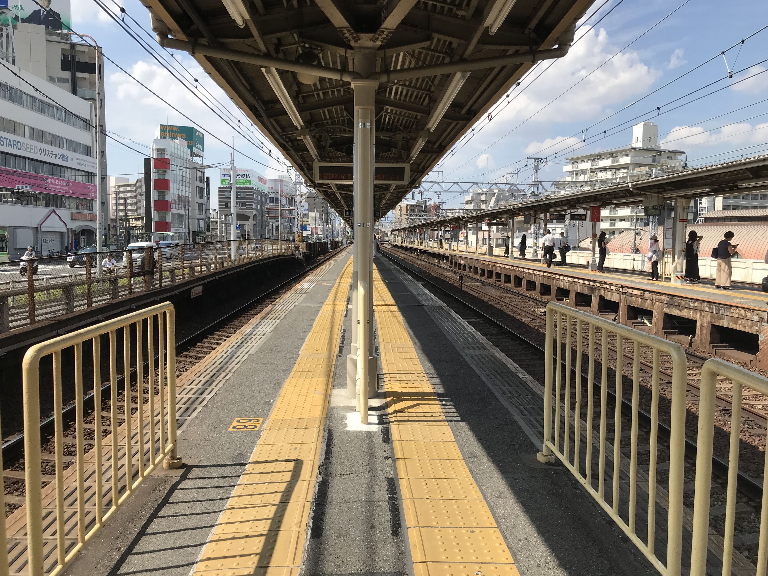 中津駅のホーム