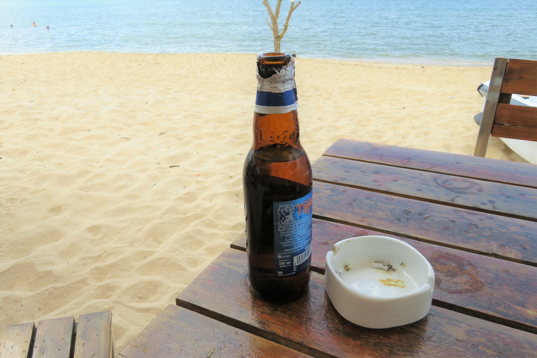 ビーチで飲むビールは格別！