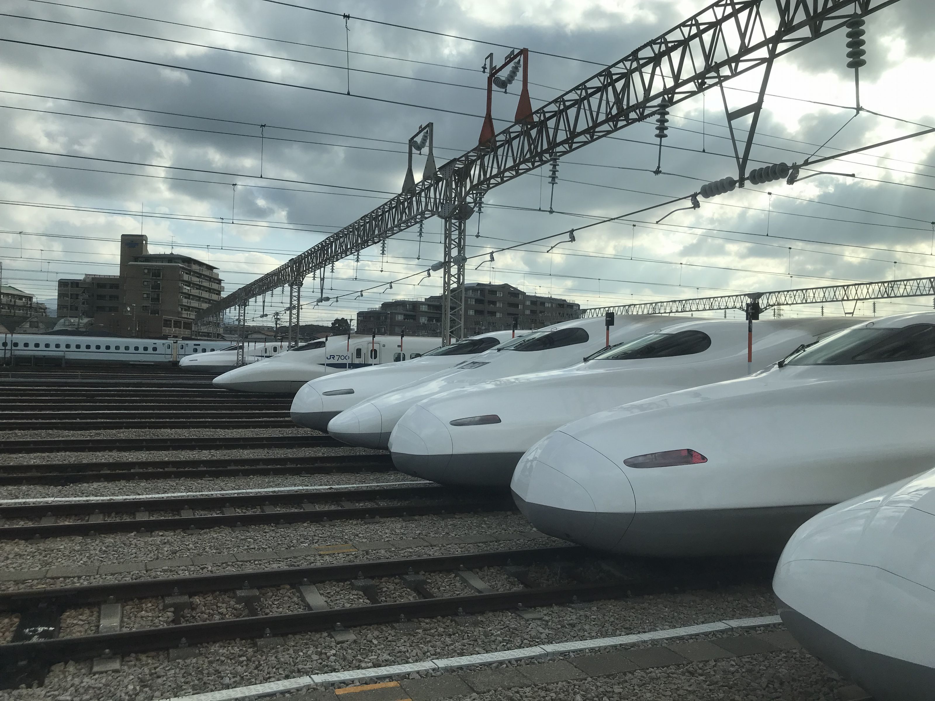 車両基地に駅があるので新幹線がいっぱい！