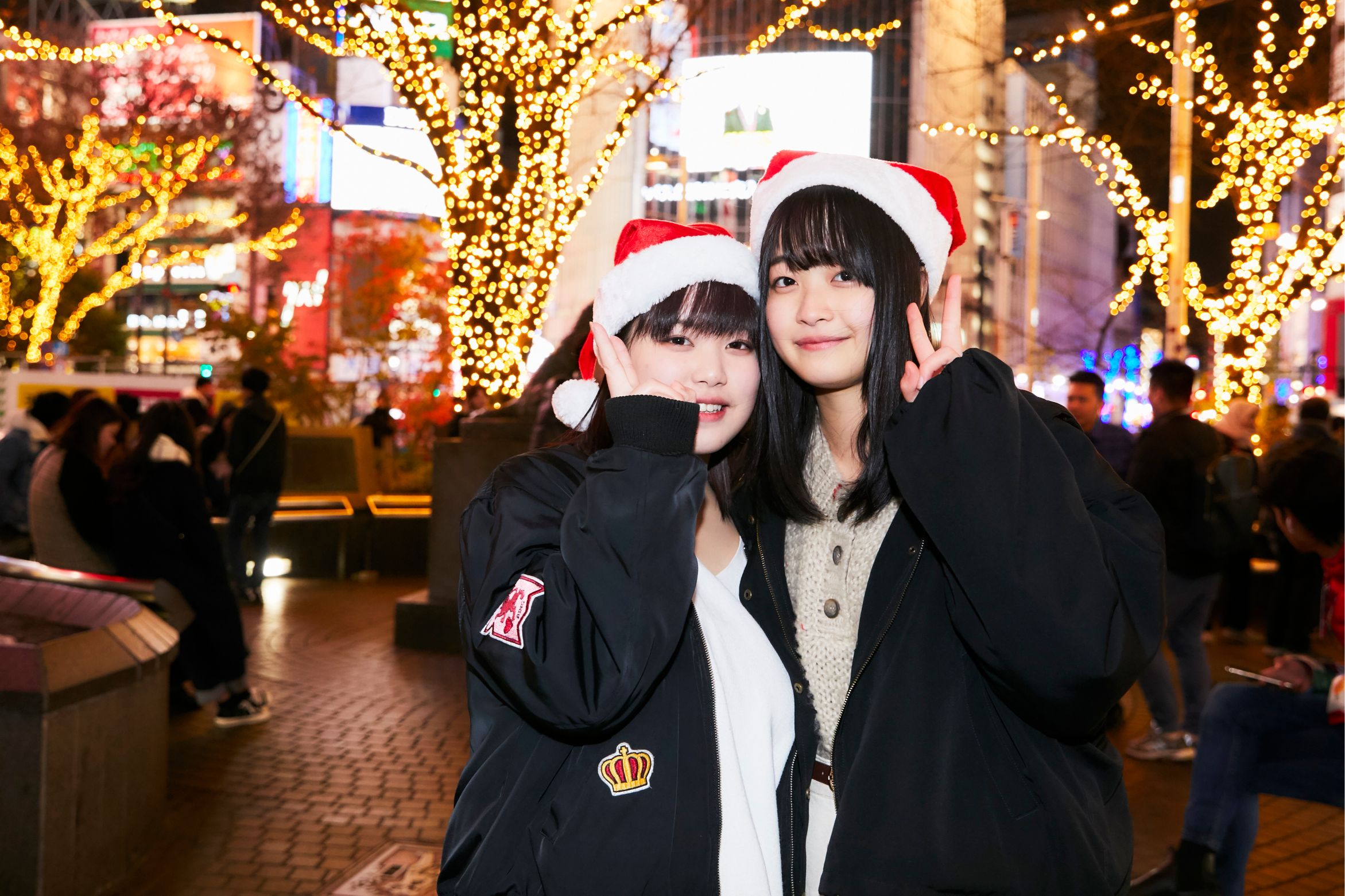 クリスマスイブの街角美女たち