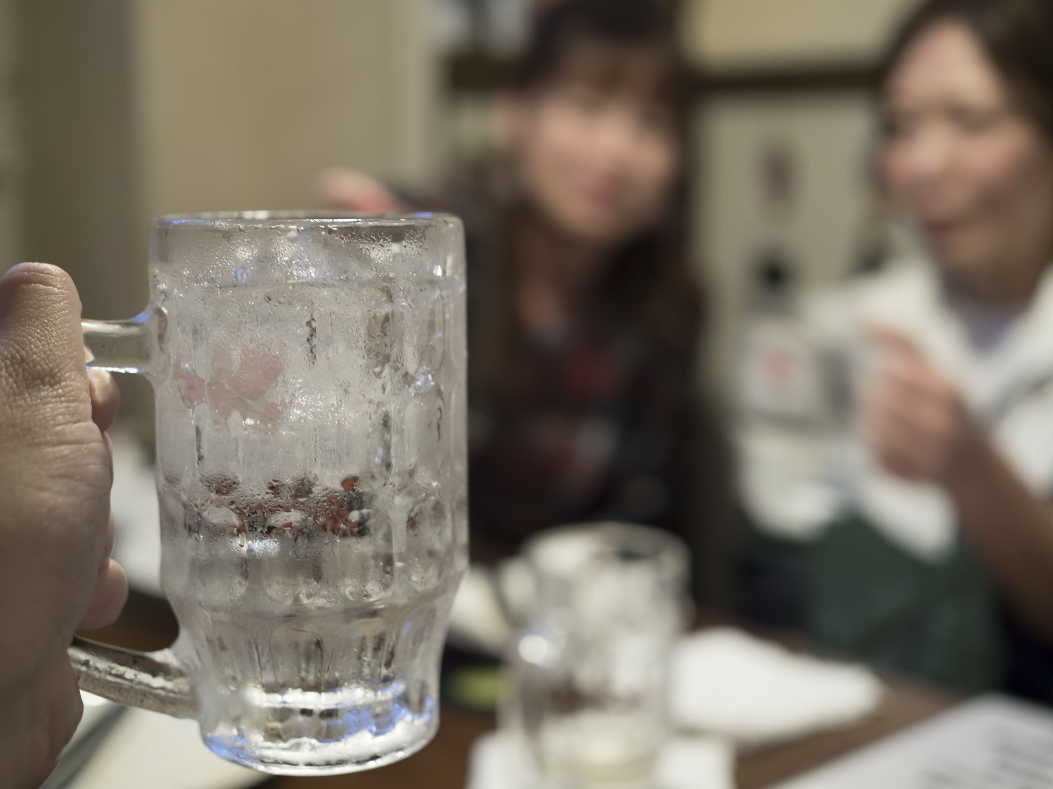 飲みの場でのセクハラ