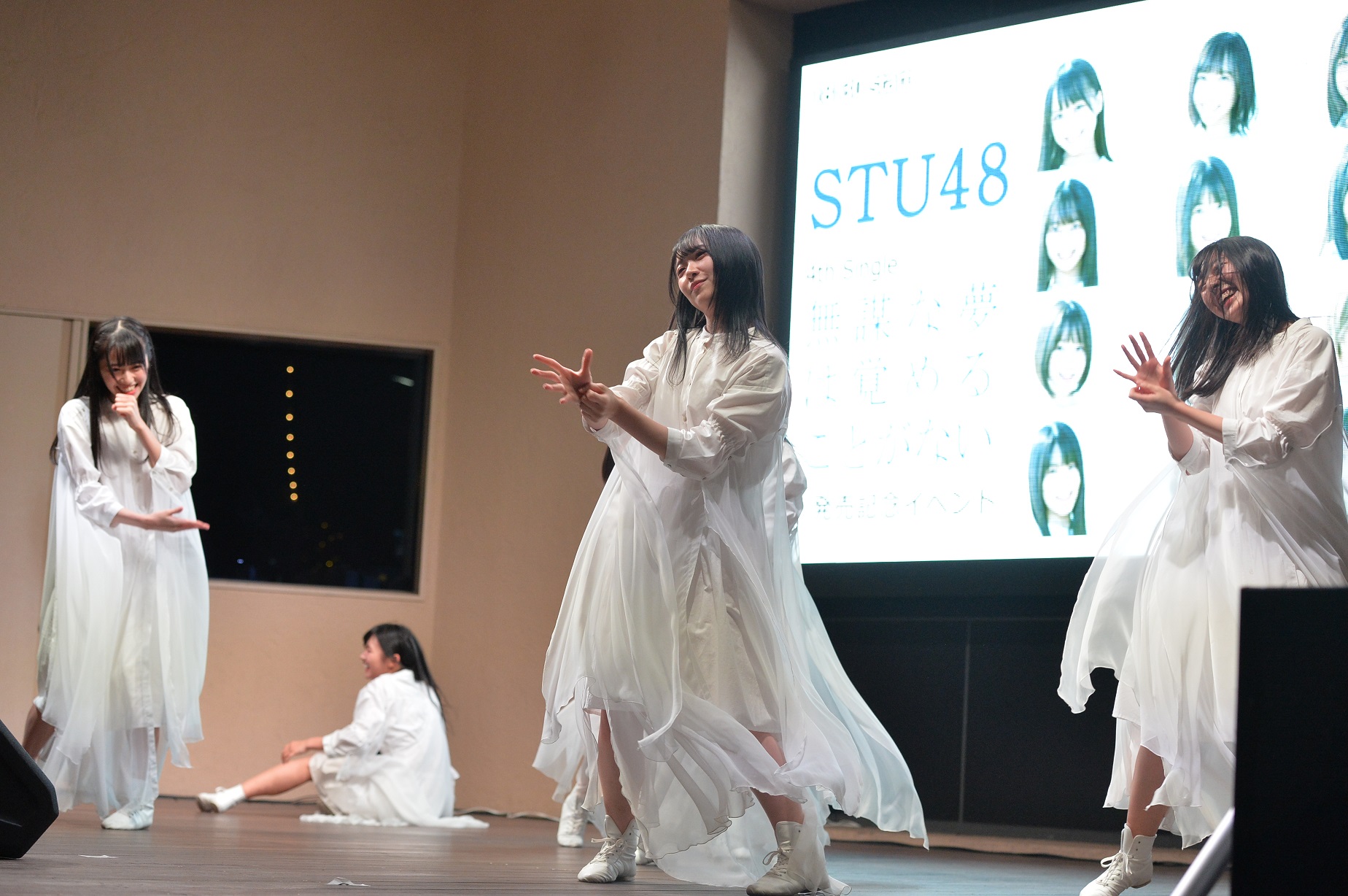 STU48