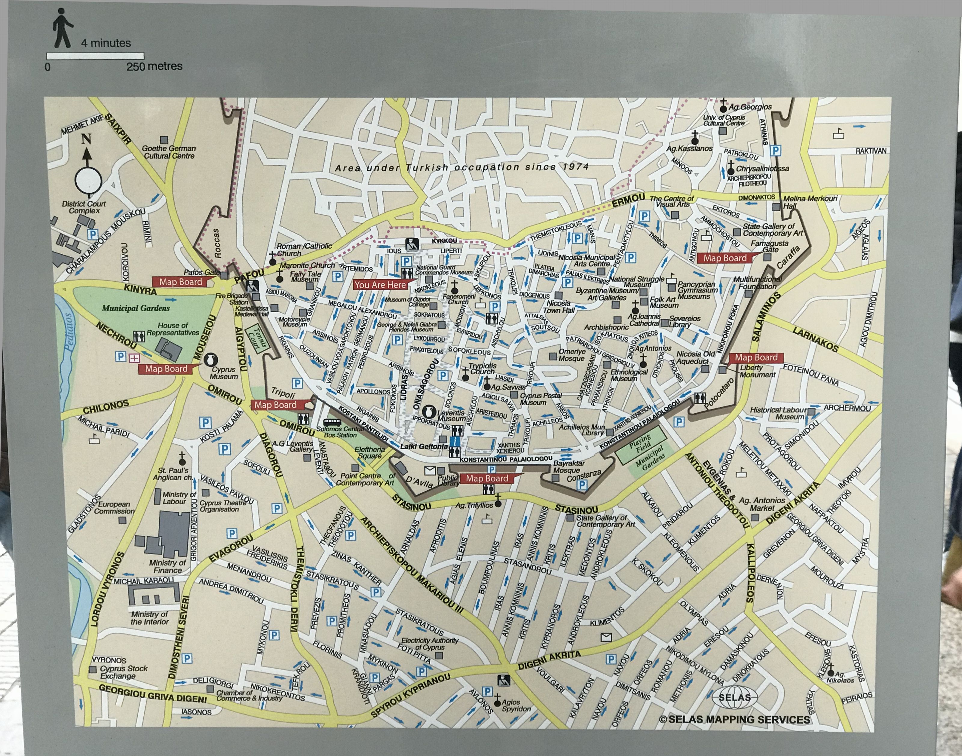 ニコシア旧市街の地図。南北に分断されているのがわかる