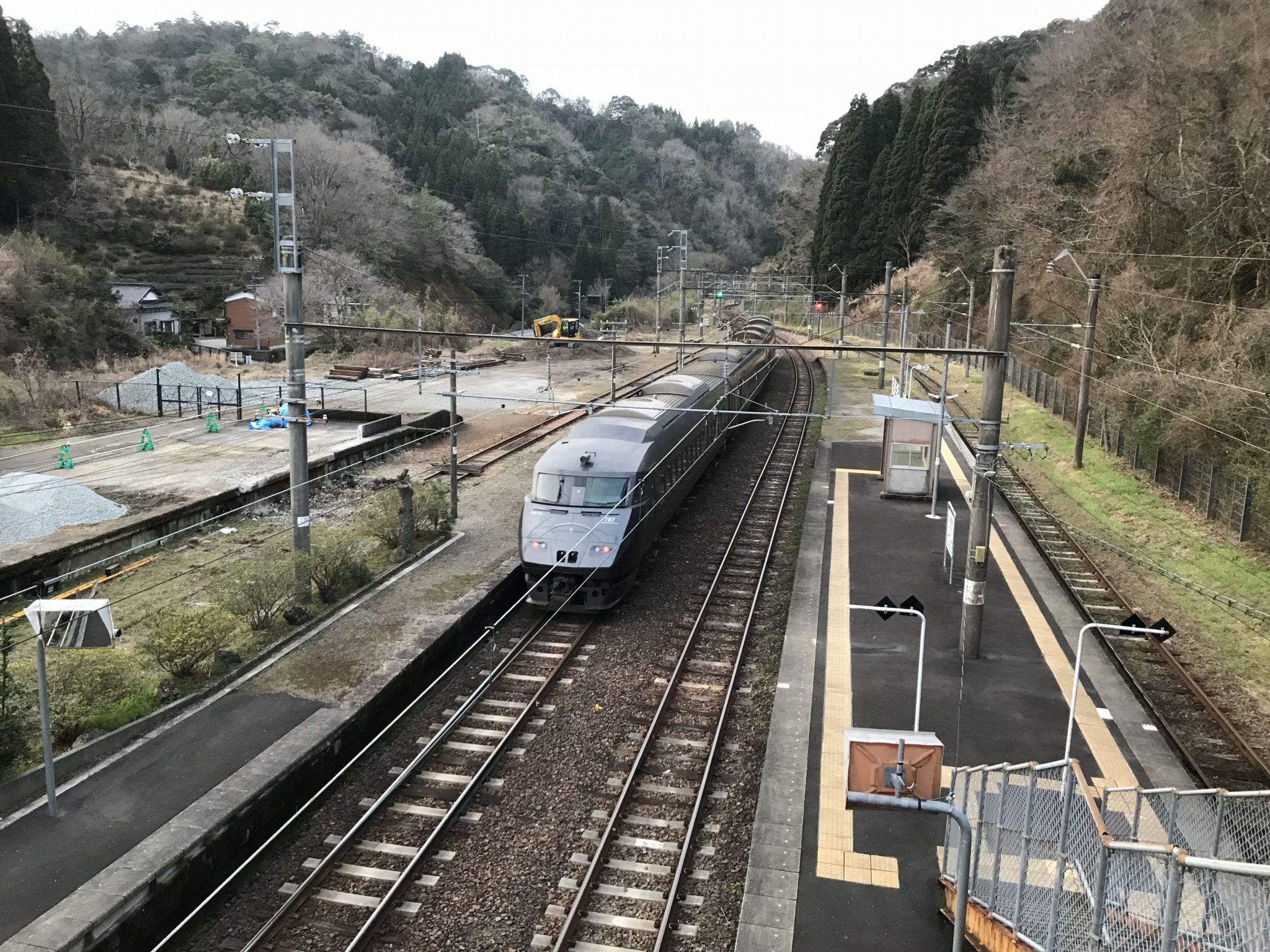 重岡駅を出発する日本一早い最終列車