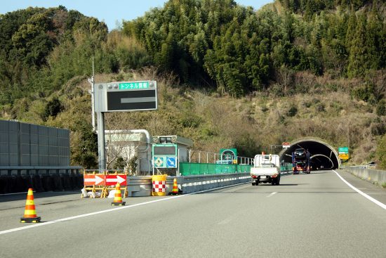 新東名6車線拡幅工事