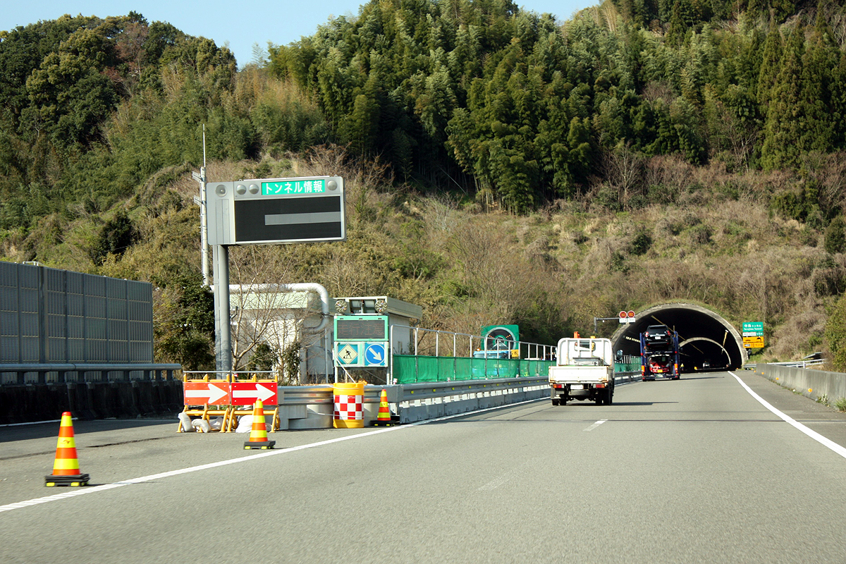 新東名6車線拡幅工事