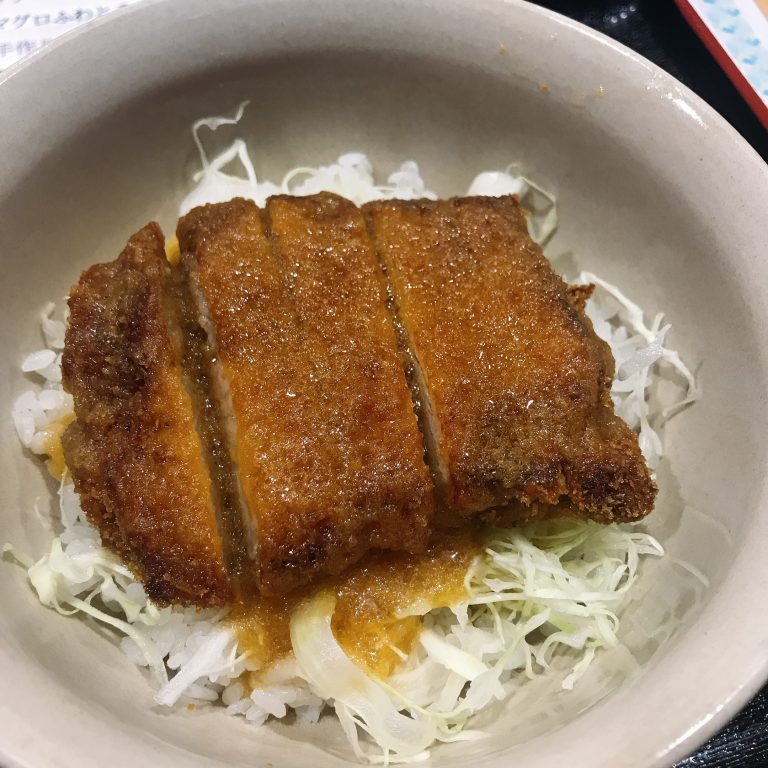 まぐろカツ丼