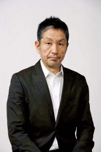 出井康博氏