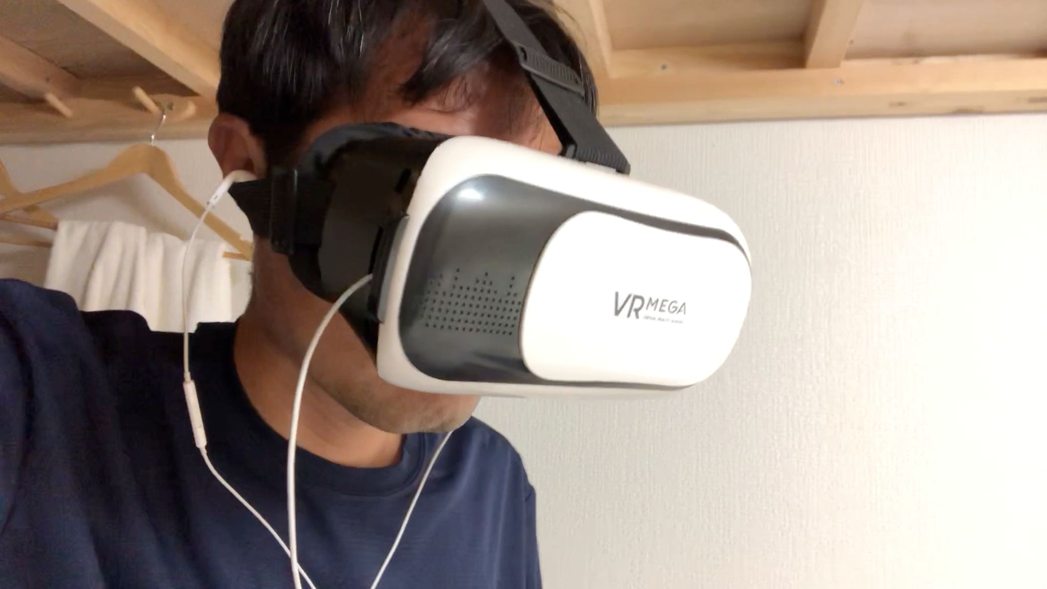 VRゴーグルを装着