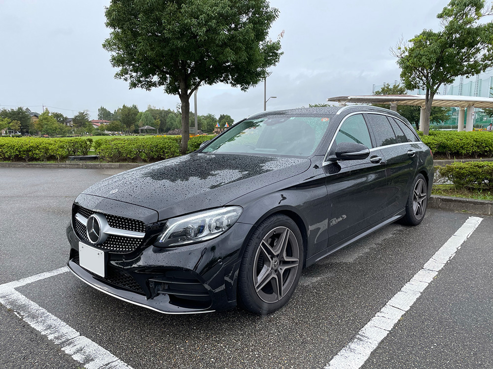 しばらくの間、代車生活が続いた。1台目はS204、2台目が画像のS205 C220d