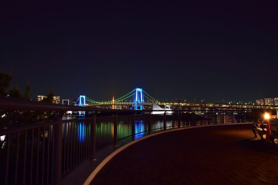 夜の海