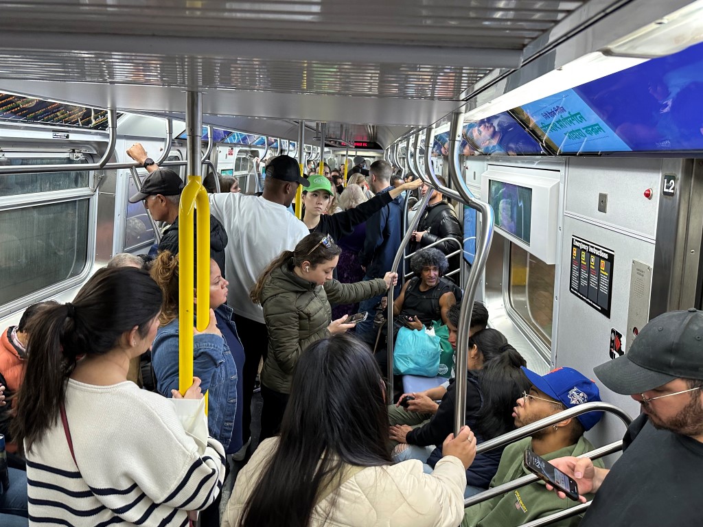 １０月１５日ニューヨークの地下鉄車内