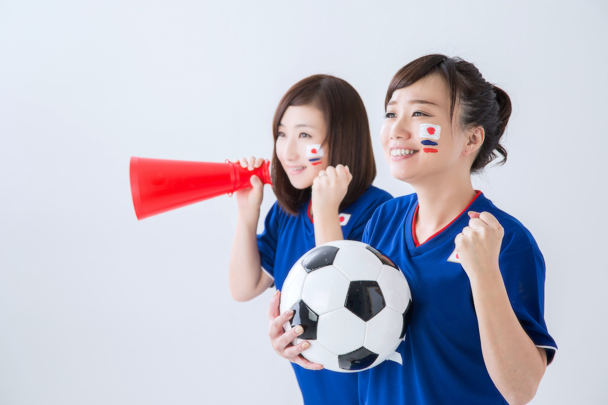 W杯を応援するサッカーファン・サポーターの日本人女性