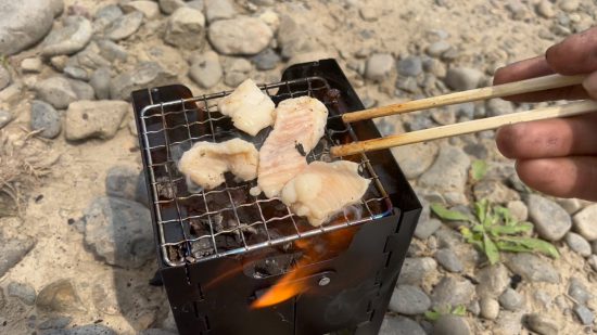 シマチョウを焼く