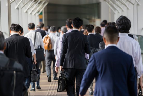 女性から好かれないまま、時間をムダにしてしまう男性