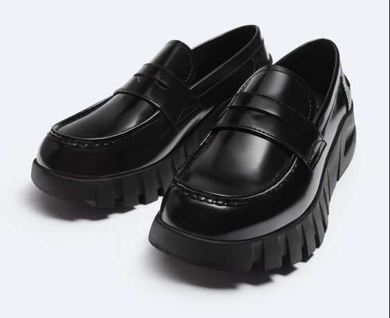 VIBRAM® レザーローファー