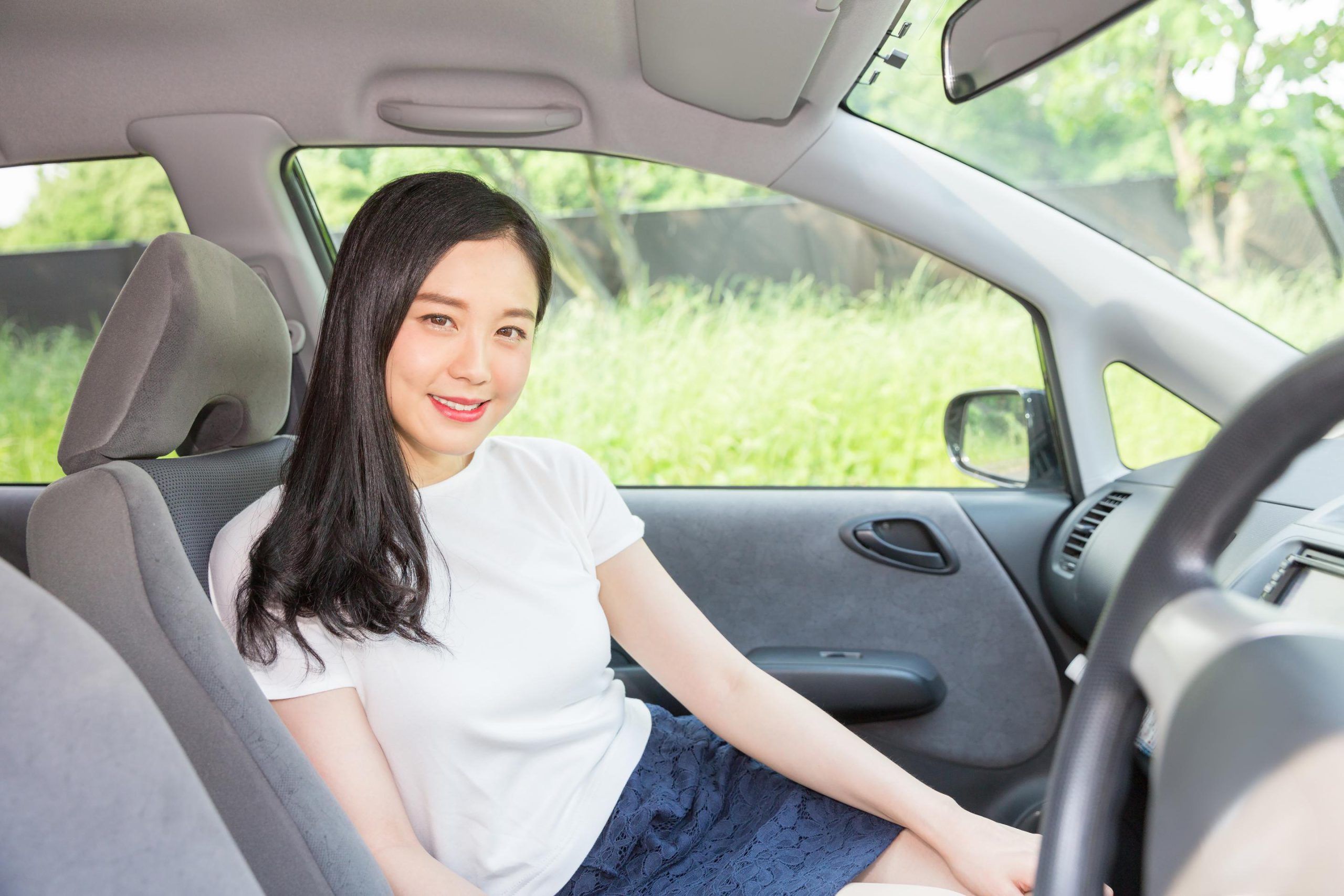 車内でじっくり話す女性