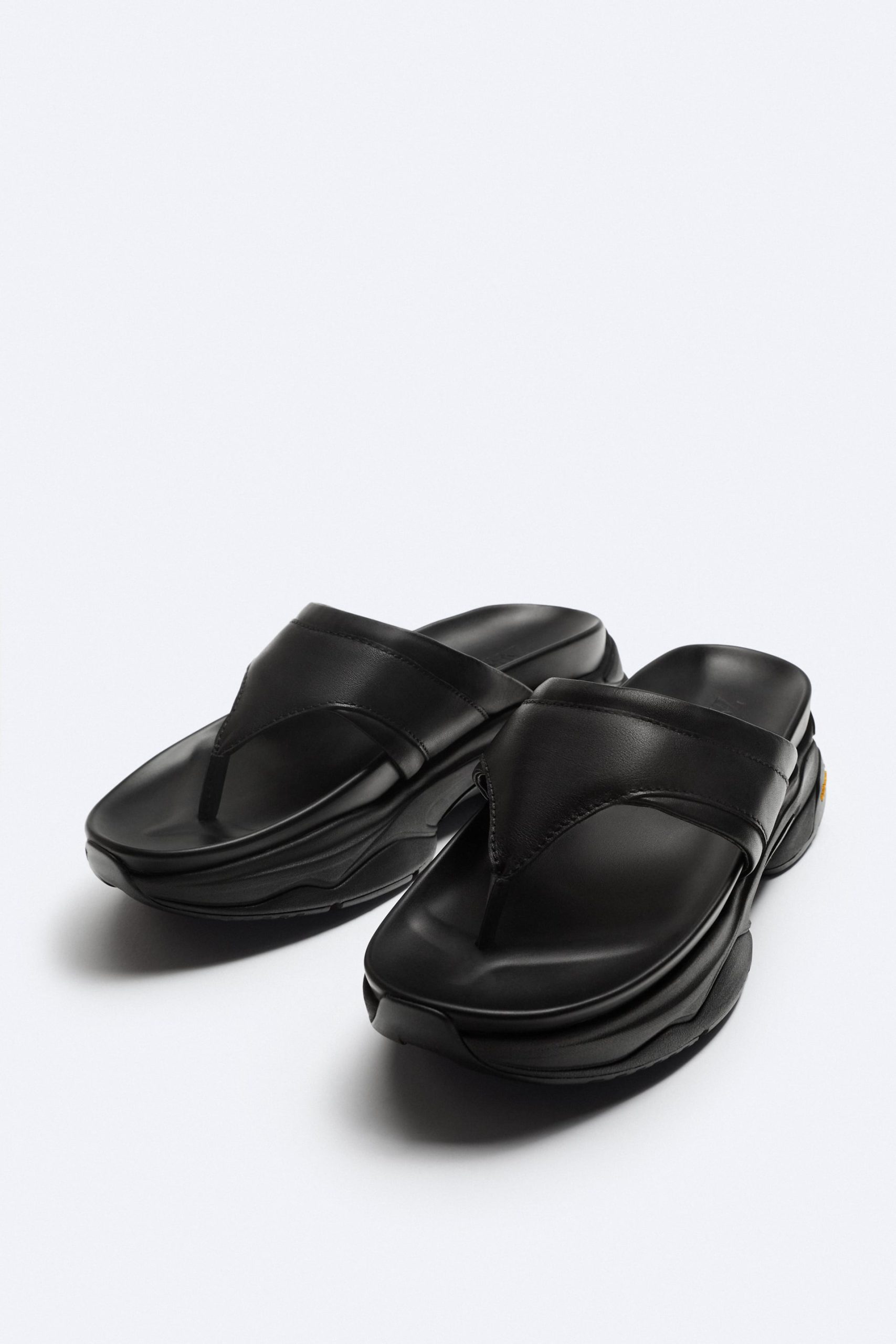 VIBRAM® レザーサンダル