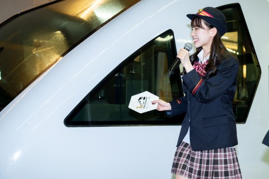 SKE48 末永桜花、初乗車のスペーシアX最高級席に大興奮！カフェメニューでコラボの野望も？